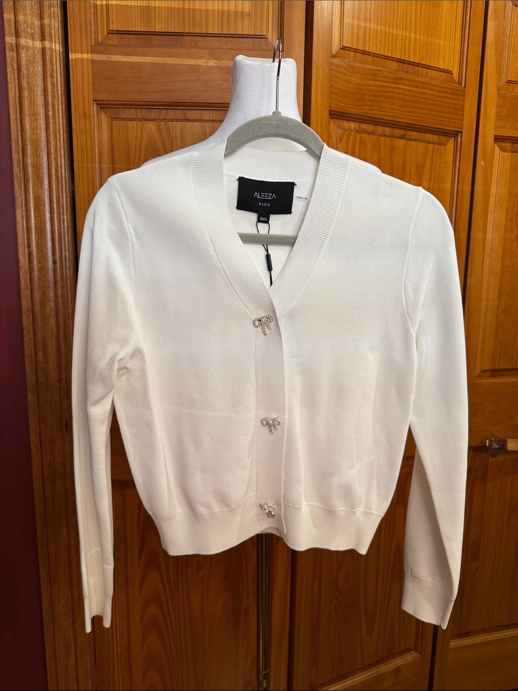 Alezza Paris White V-Neck Bow Button Cardigan